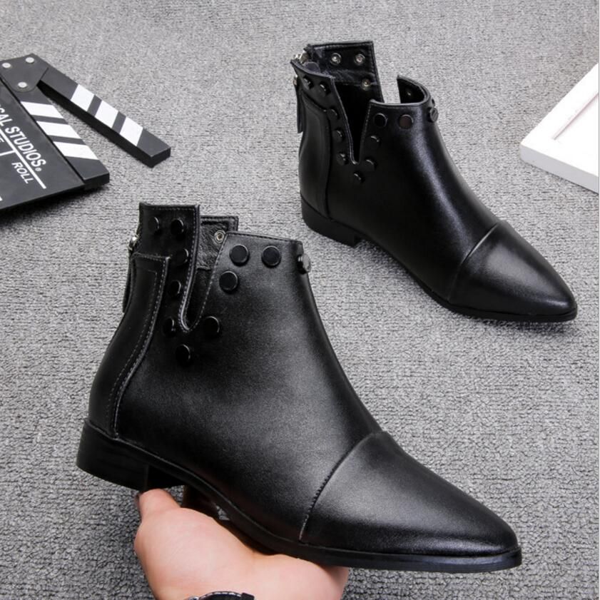 bota aberta no calcanhar