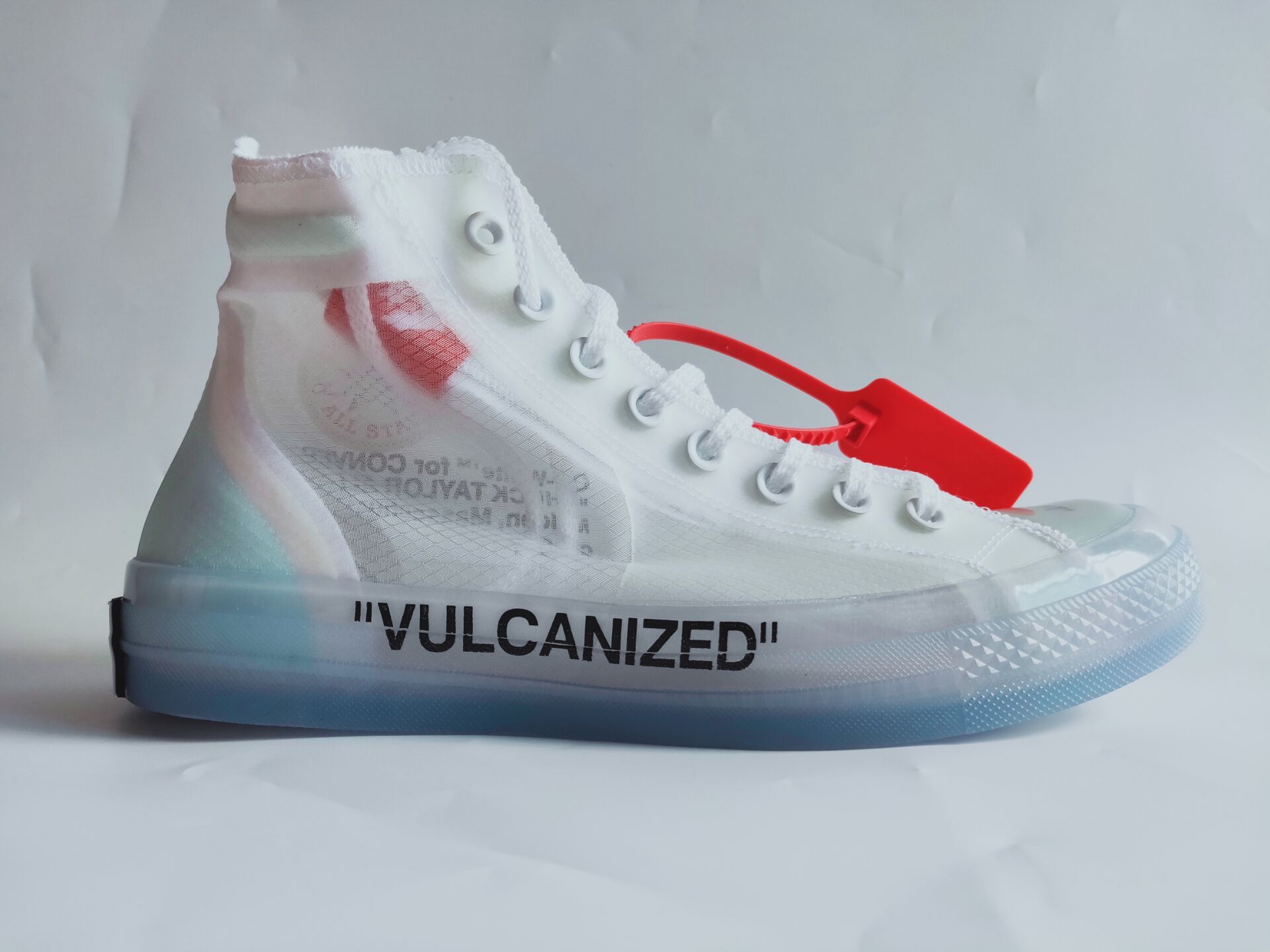 little girl white canvas tennis shoes