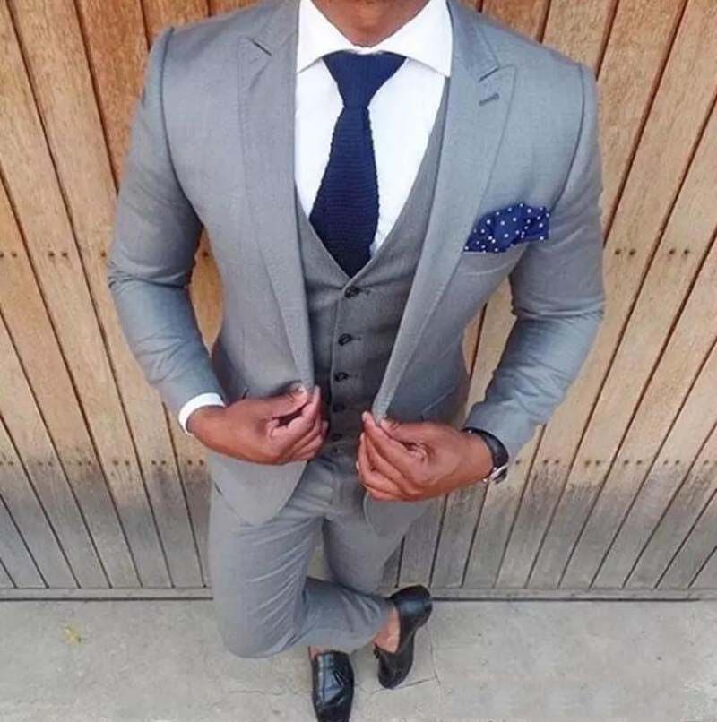 Compra Gris Plateado Trajes De Boda Para Hombre Trajes De Esmoquin Casual  Groom Wear Slim Fit 3 Piezas Pantalones De Chaqueta Chaleco Groomsman Trajes  De Negocios Traje Homme Blazer Barato | Entrega