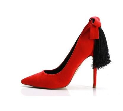 Compre Vermelho Faux Camurça Saltos Stiletto Mulheres Sapatos Cravejado De Borboleta Nó Fringe Sapatos De Salto Alto Sexy Apontou Toe Mulheres Bombas De Brandnewshoes888, $469,31 | Pt.Dhgate.Com