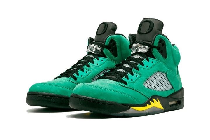 green and yellow basketball shoes
