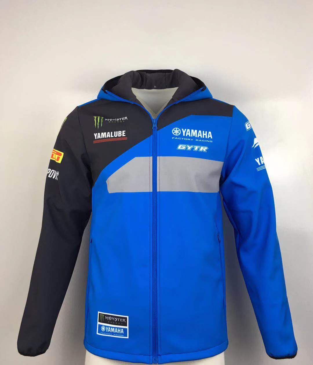 La llegada para Yamaha motocross compite con las chaquetas con capucha de deportes