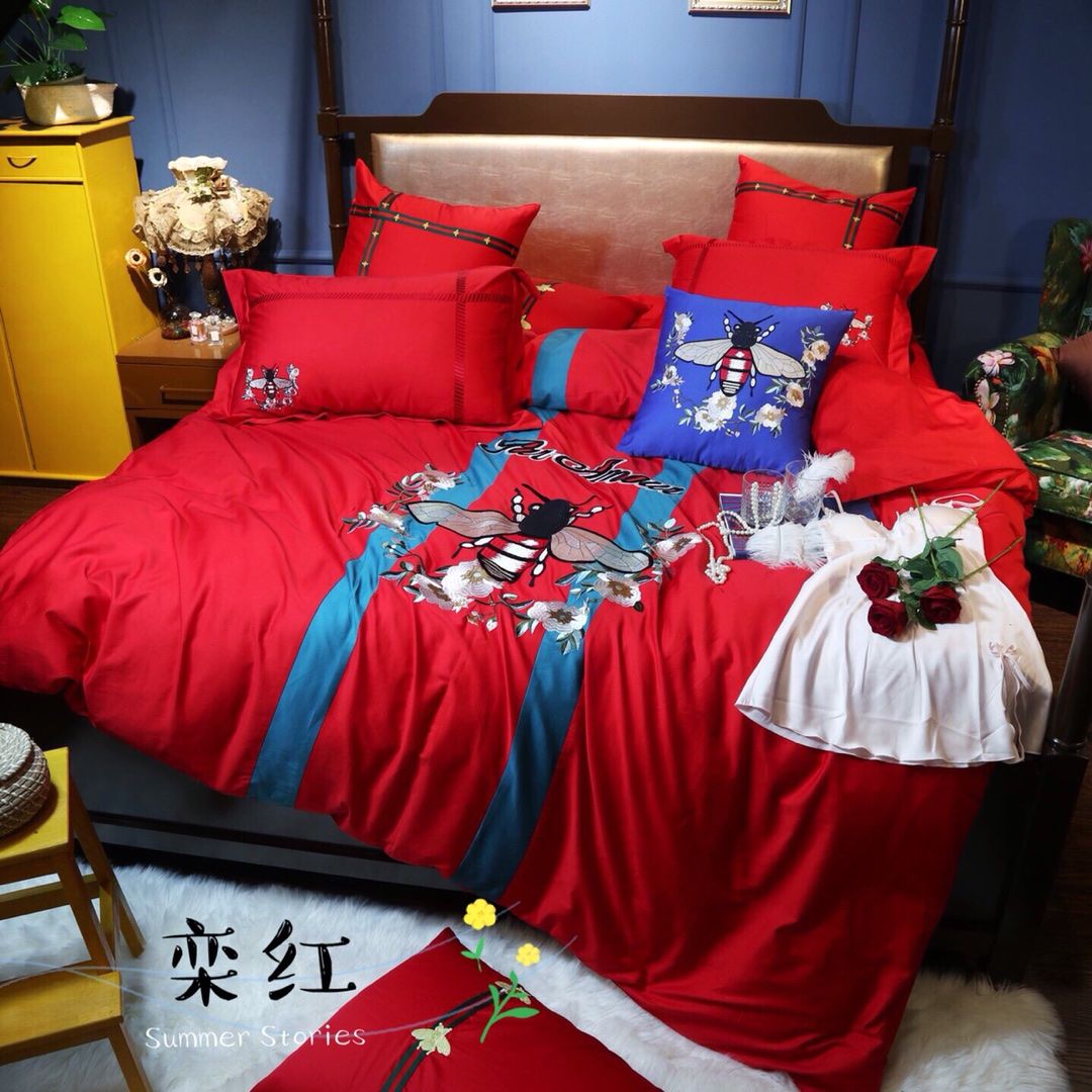 Fashion Brand Long Staple Cotton Patchwork Embroidery Bee Bed Sets