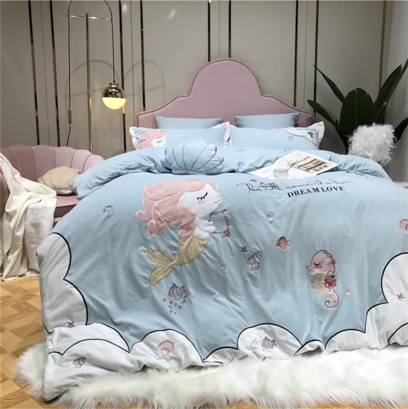 New Luxury Winter Velvet Fleece Cartoon Mermaid Embroidery Bedding