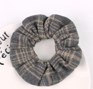 # 5 wollen scrunchie haarband