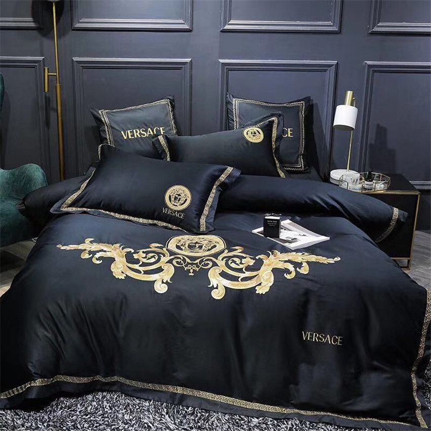 Medusa Embroidery Bedding Sets Brand Design New Style Gold Thread