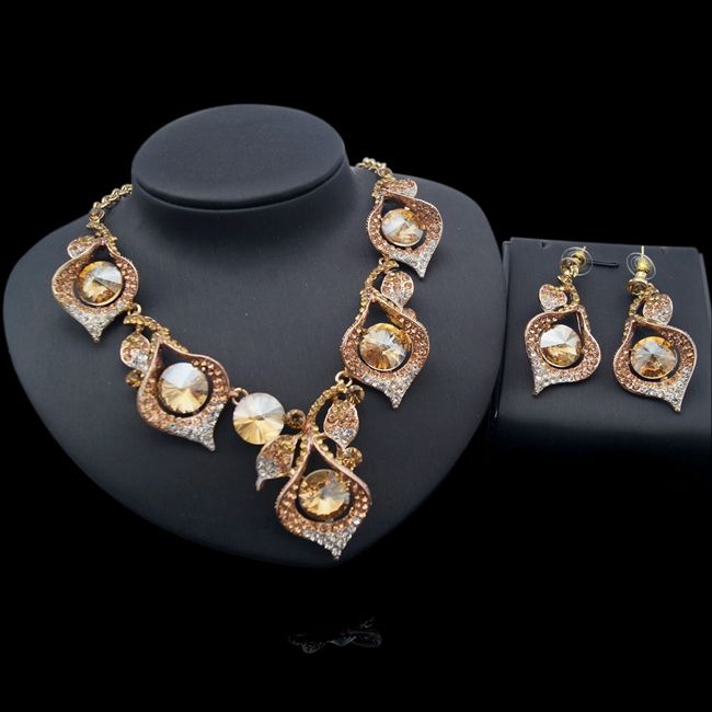 womens costume jewelry