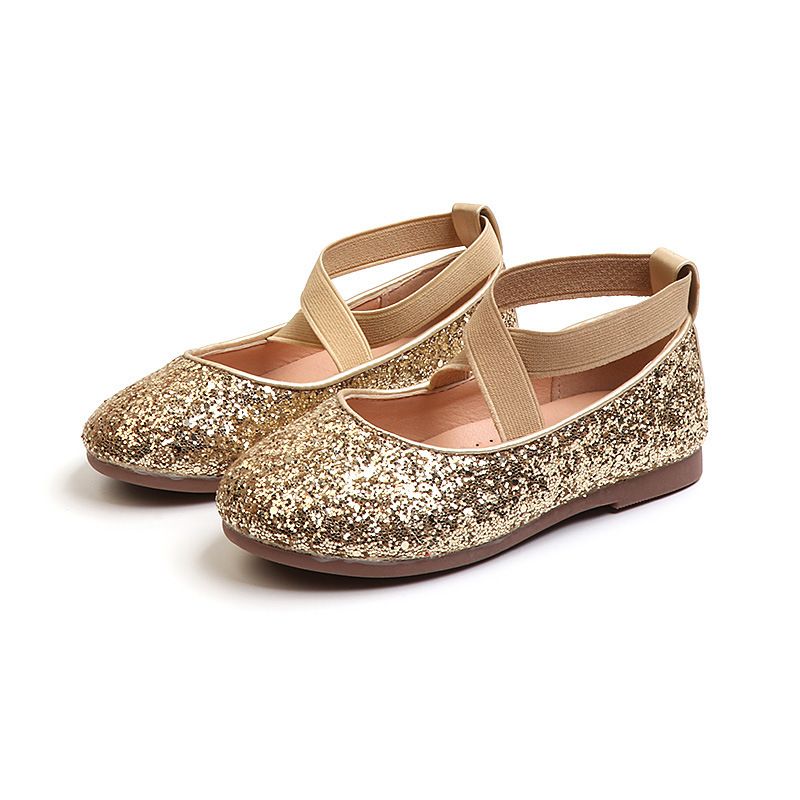 Zapatos para bebés con detalle de corazon y lazo