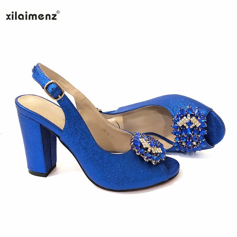 sandália azul royal