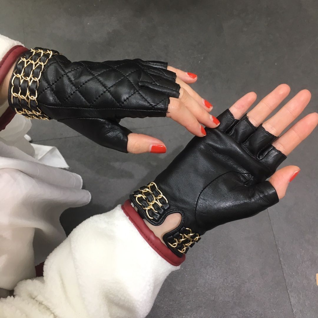 flesh colored fingerless gloves