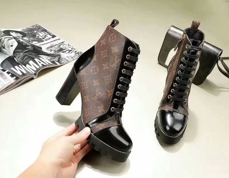 Compre 2019 Nuevas Botas De Color Para Mujer De Invierno, Botines Negros, Tacones Altos Y Botas Antideslizantes, Zapatos De Cuero Para Mujer Únicos Y Compre 2019 Nuevas Botas De Color Para Mujer De Invierno, Botines Negros, Tacones Altos Y Botas Antideslizantes, Zapatos De Cuero Para Mujer Únicos Y