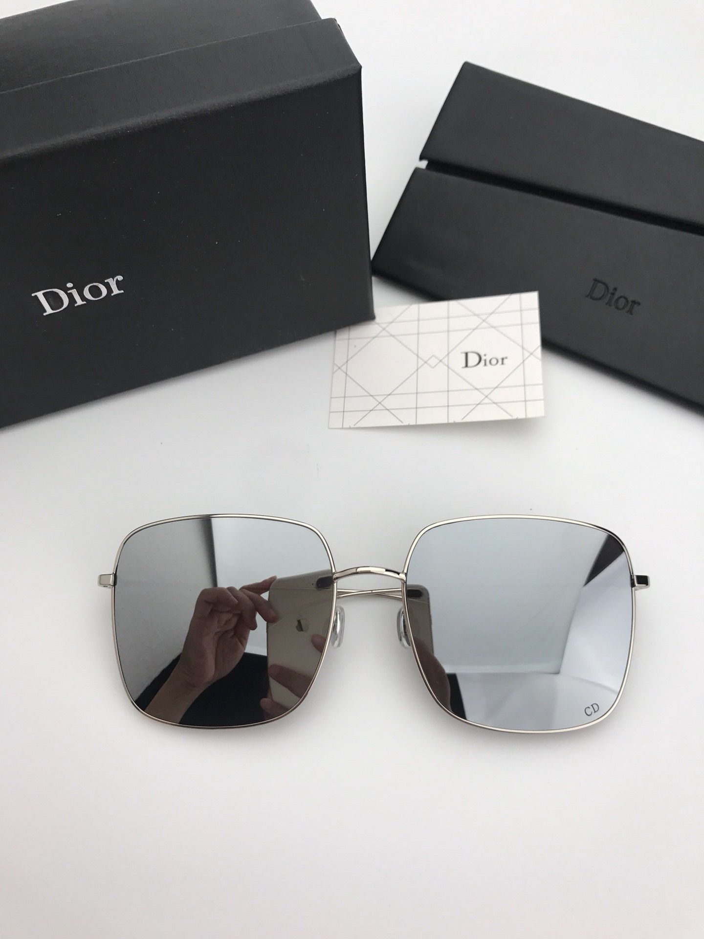 trendy sunglasses brands 2019