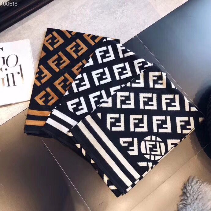 pashmina fendi