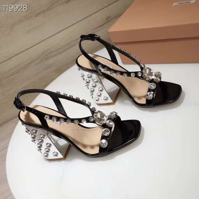 sparx sandals store near me