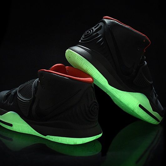 kyrie irving glow in the dark shoes