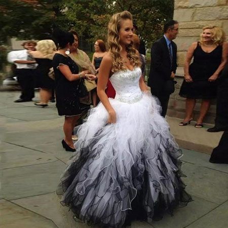 Compra Vestidos De Novia En Blanco Y Negro Únicos Modesto Cinturón De  Cristal Cariño Amor De Encaje Hacia Arriba En El Jardín Al Aire Libre  Nupcial Vestido De Novia Vestidos De NOCHE
