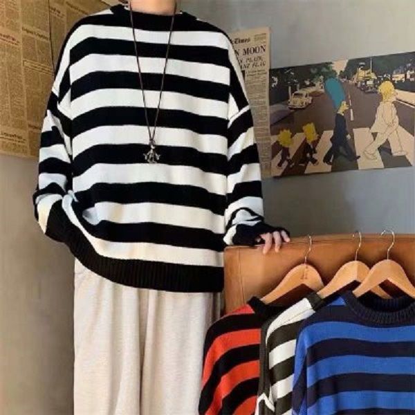 HANQIU Men's Black Striped Casual Pullover O-Neck Sweater