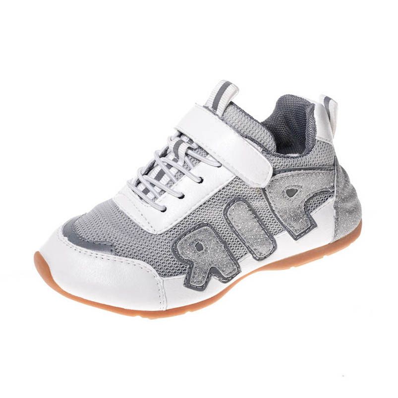 kids hiking trainers