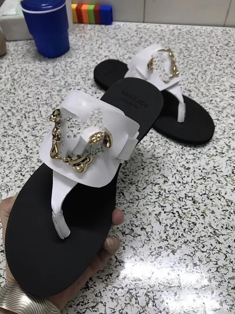 Compra VERSACE Los Diseñadores De Moda Las Mujeres Diapositivas Luxe  Hombres Diseñadores De Zapatos Sandalias Desgastes Playa Chanclas Zapatos  Hermosos Barato | Entrega Rápida Y Calidad | Es.Dhgate