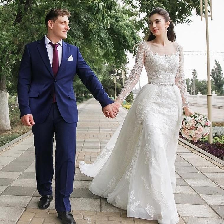 Compra Romántica Sirena Sobrefalda Vestidos De Novia De Encaje Transparente  Bateau Cuello De Manga Larga De Los Vestidos De Novia Con La Trompeta De  Tren Desmontable Robe De Mariée Barato | Entrega