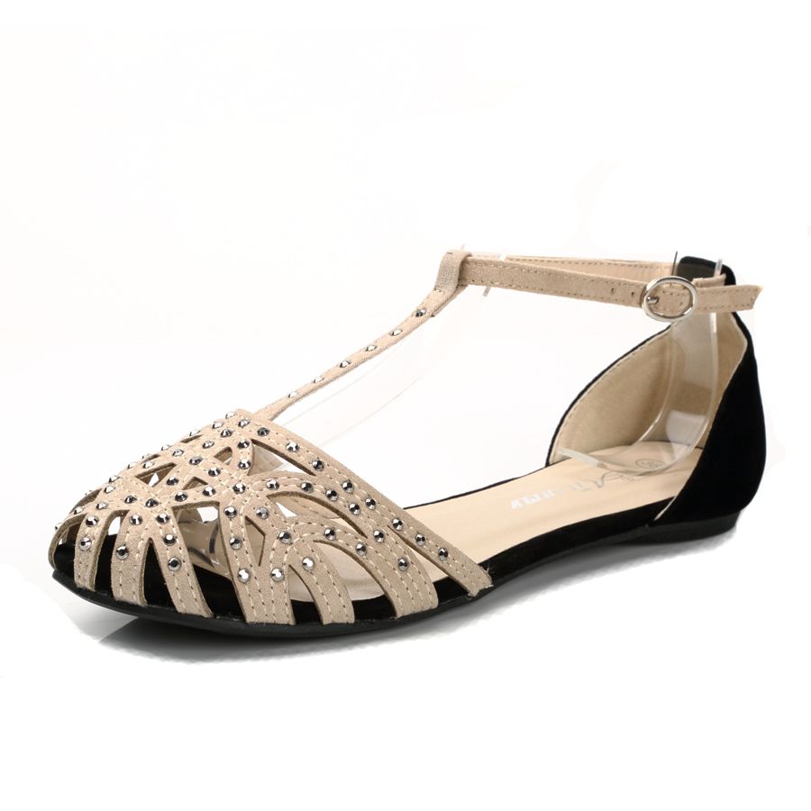 closed shoes for women