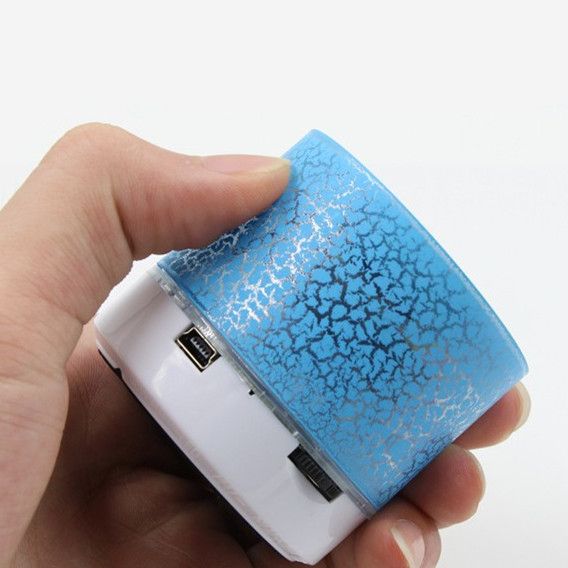 speakers that play music from usb