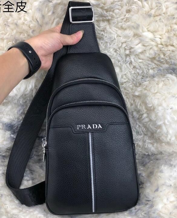 prada chest bolsa