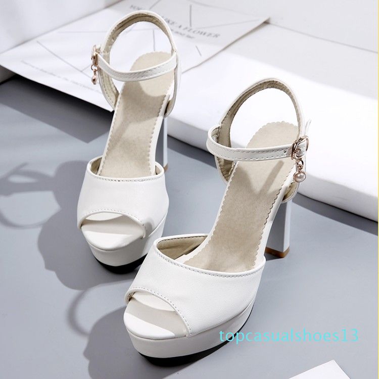 platform sandals size 9