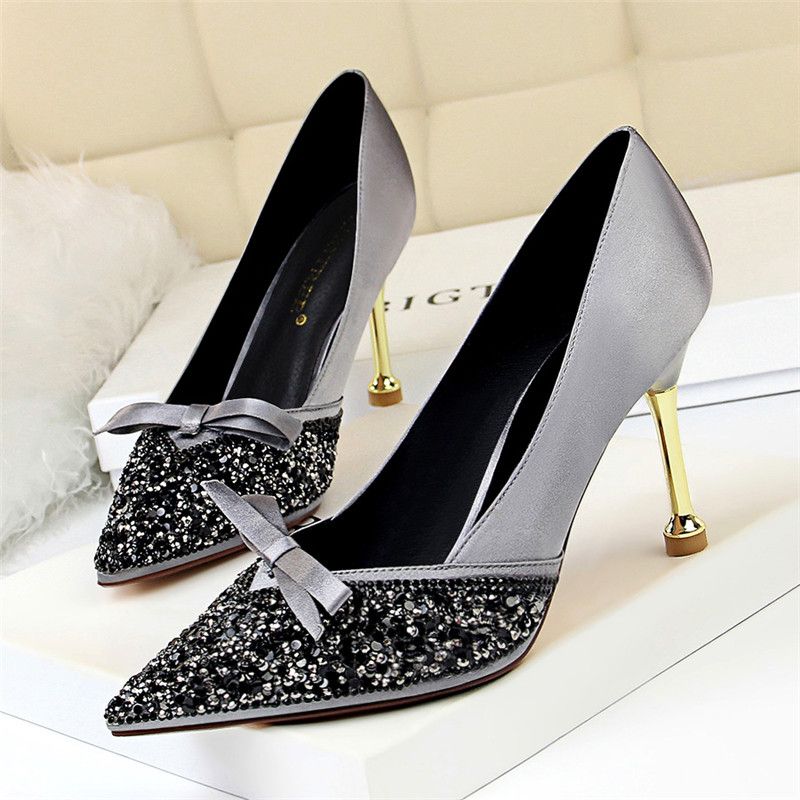 black shoes womens heels
