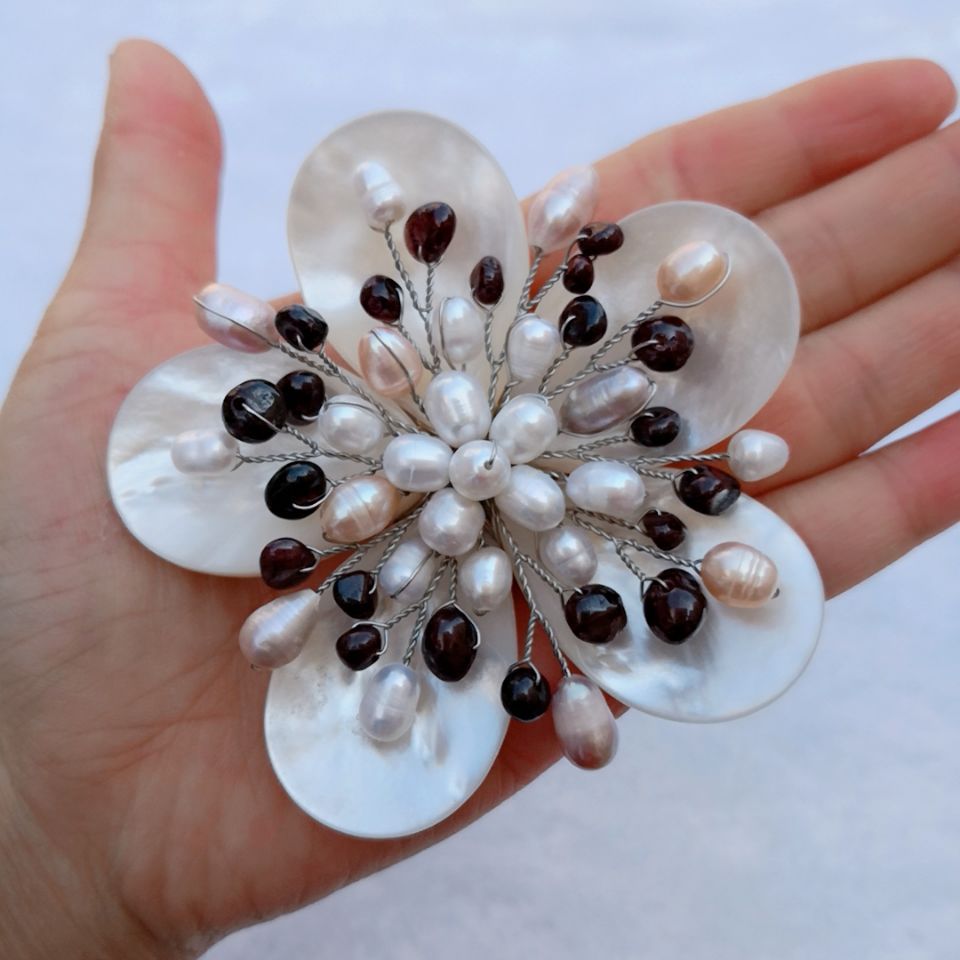 Genuine White Mother Of Pearl Mother Of Pearl Brooch Set With Floral Shell  From Beautypearl, $39.4