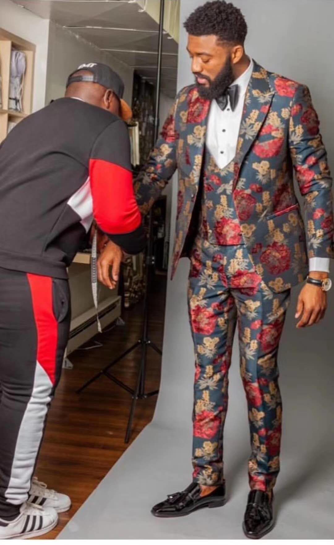 Compra 3 Unidades Traje De Flor Chaqueta Pantalones Chaleco Traje Hombres  2019 Trajes De Boda Para Hombre De Alta Calidad De Esmoquin De Flores  Imprimir Trajes Prom Prom Desgaste Barato | Entrega