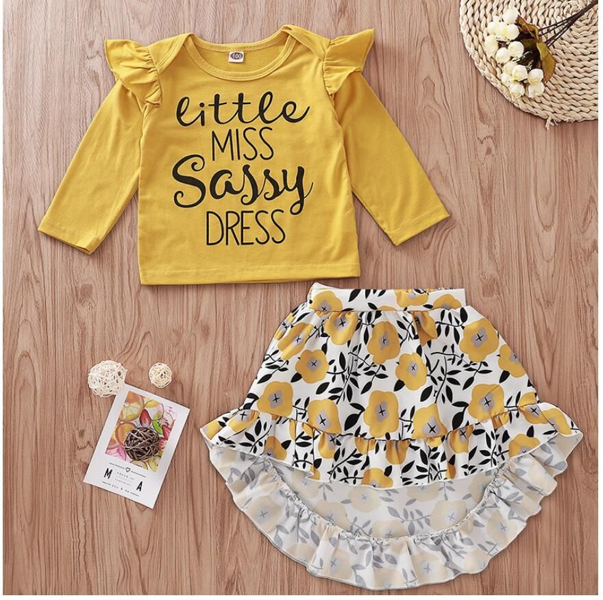 Conjunto de camiseta y falda con estampado letras amarillas de larga para Blusas