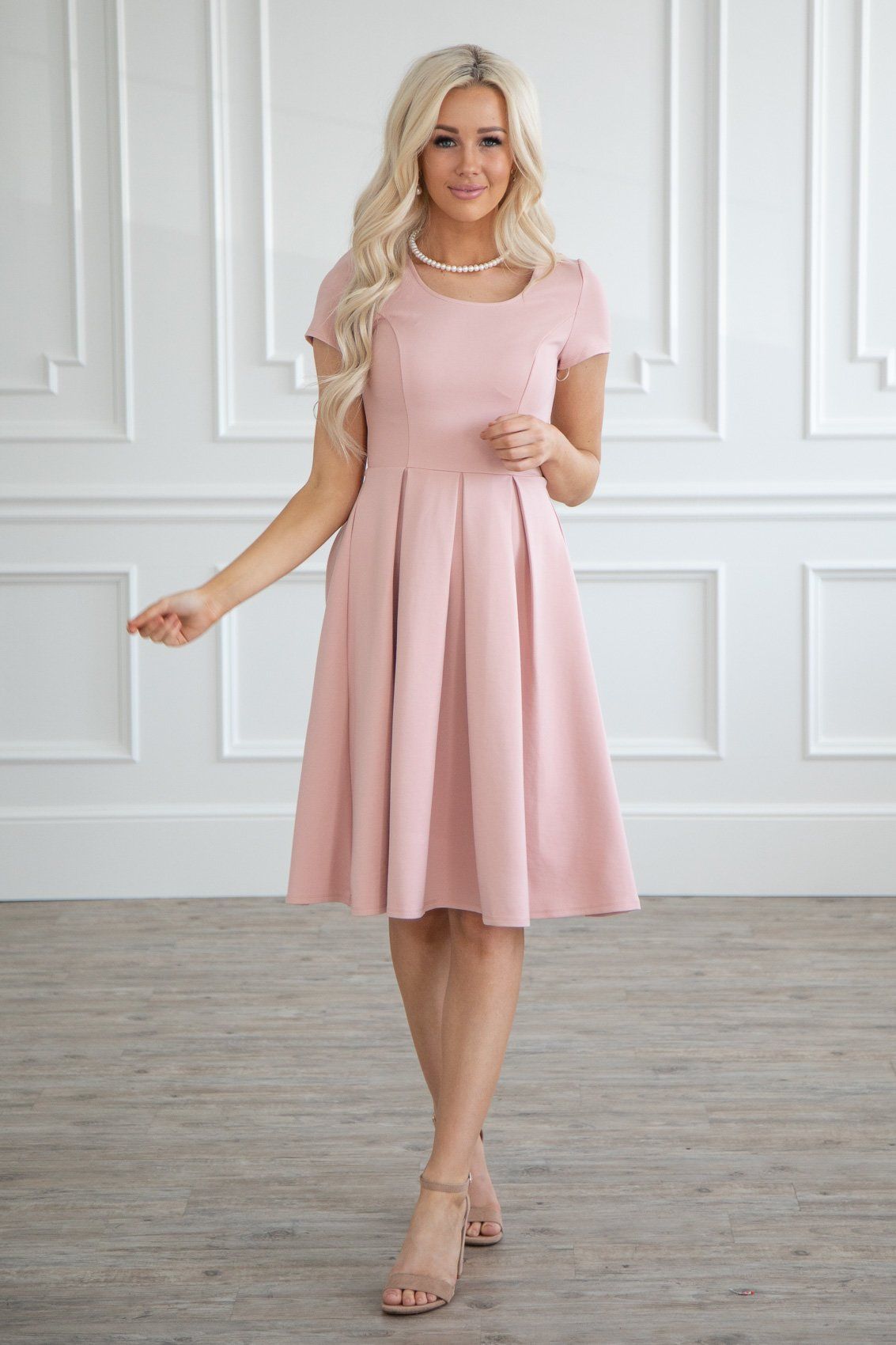 2019 Blushing Pink Crepe Short Modest Bridesmaid Dresses