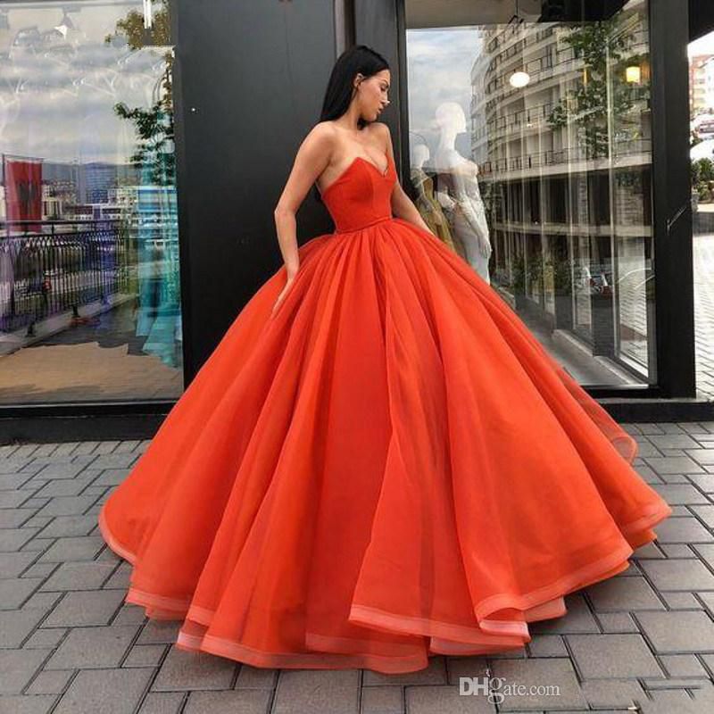 Sweetheart Fluffy Skirt Prom Ball Gowns 