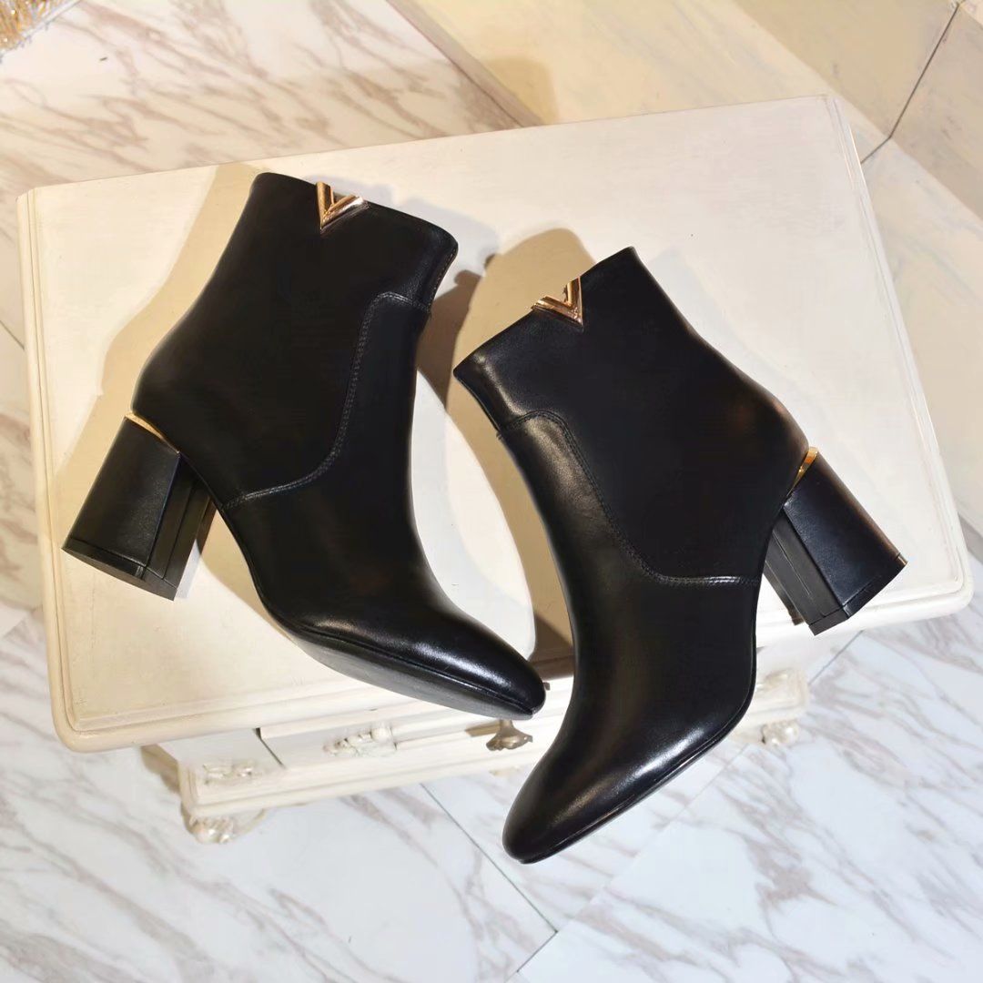 ladies black leather ankle boots