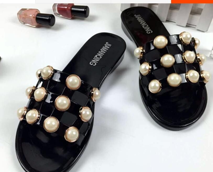 womens slippers size 5