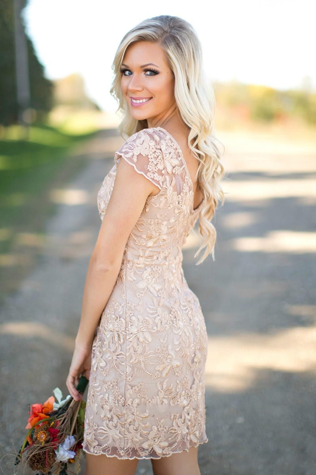 Vestidos cortos para damas de honor de encaje nude corto País 2018 Boda con cuello en Vestidos cortos para damas de honor de encaje nude corto País 2018 Boda con cuello en