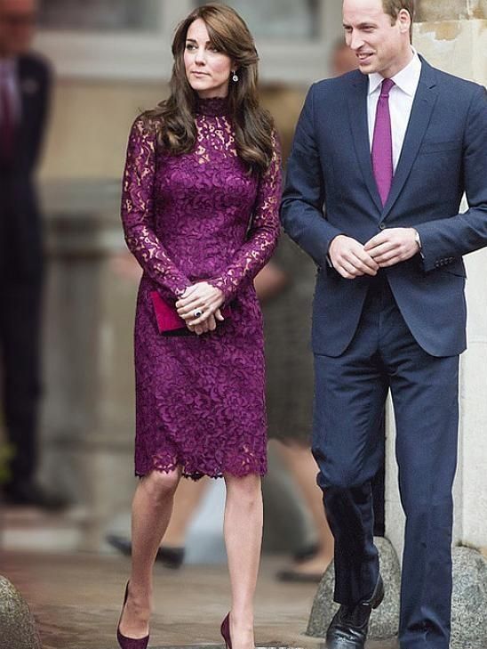 2020 Kate Middleton cortos vestidos de noche de las mujeres del desgaste  con elegante longitud de la rodilla de la envoltura encaje de manga larga  púrpura de los vestidos del coctel de