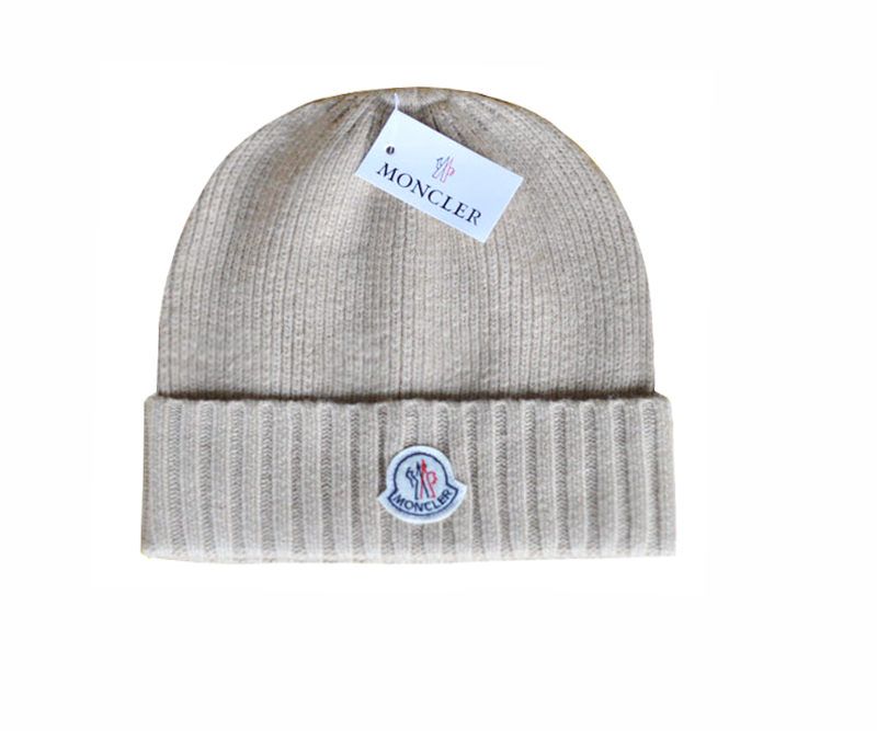 snap on bobble hat