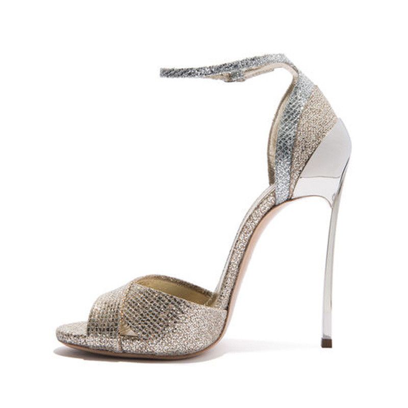 sandalias salto prateadas