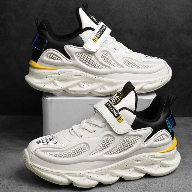 youth boys athletic shoes