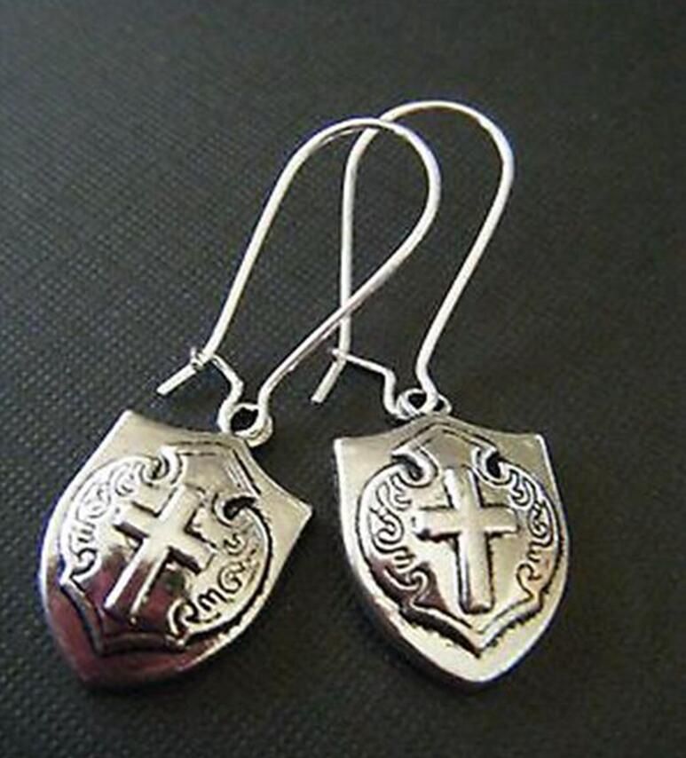 Hot Vintage Silver "Medieval Cross Shield" Drop Dangle Pendientes Mujeres Pendiente de regalo Fashion Jewelry Punk DIY Mujeres 650