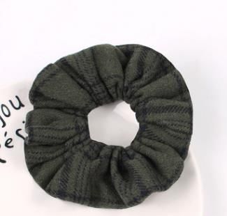 # 4 wollen scrunchie haarband