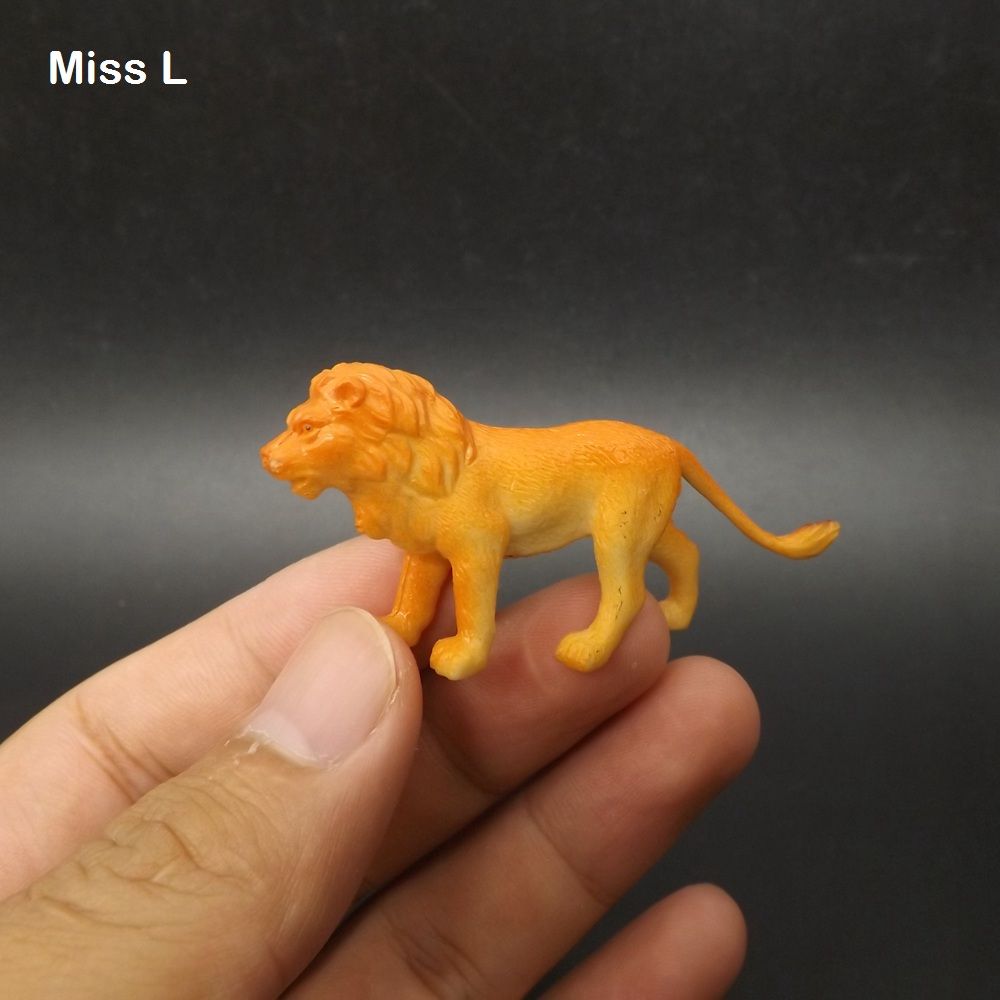 small lion toy