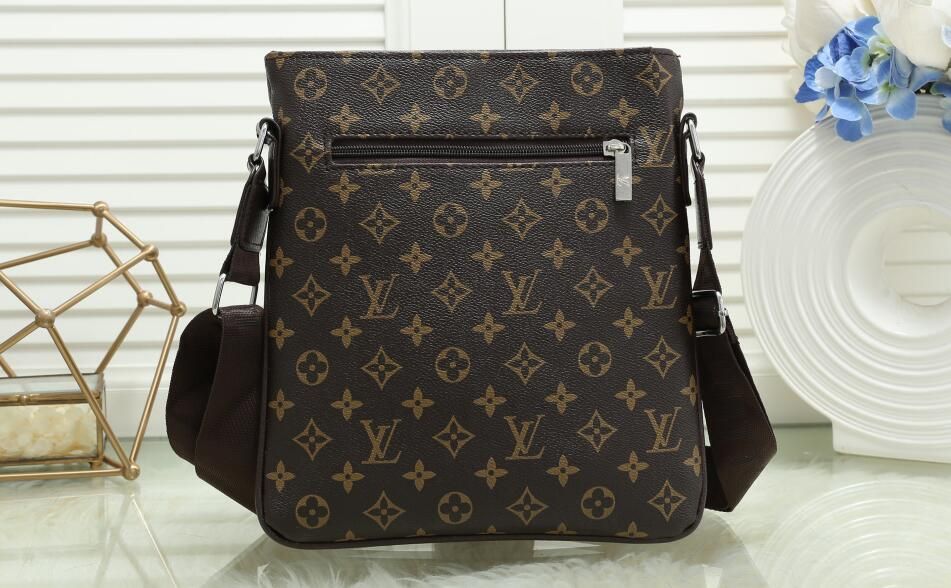 Compra Moda PU De Cuero De Los Hombres De Alta RHD Bolsa De Hombro Louis  Vuitton Casual De Oficina Bolsas De Mensajero Pequeño Colgajo Hombre  Cruzado Hombres Bolsos Barato | Entrega Rápida