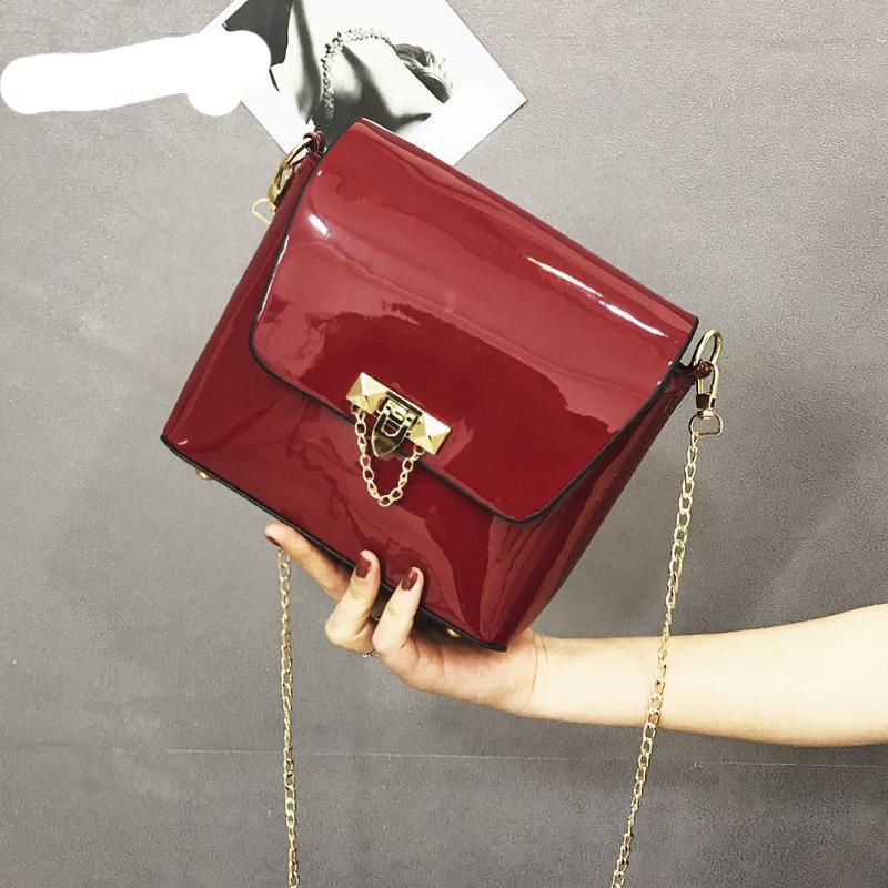 Compra Bolsos De Estilo Simple Casual Mujer Charol Crossbody Bolsa Señoras  Cadena Solapa Hombro Mensajero Bolsos Hebilla Roja Tote Cuadrado Barato |  Entrega Rápida Y Calidad | Es.Dhgate