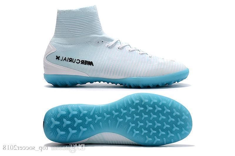 flat soccer shoes