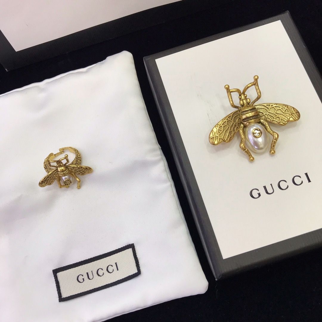 gucci enamel pin