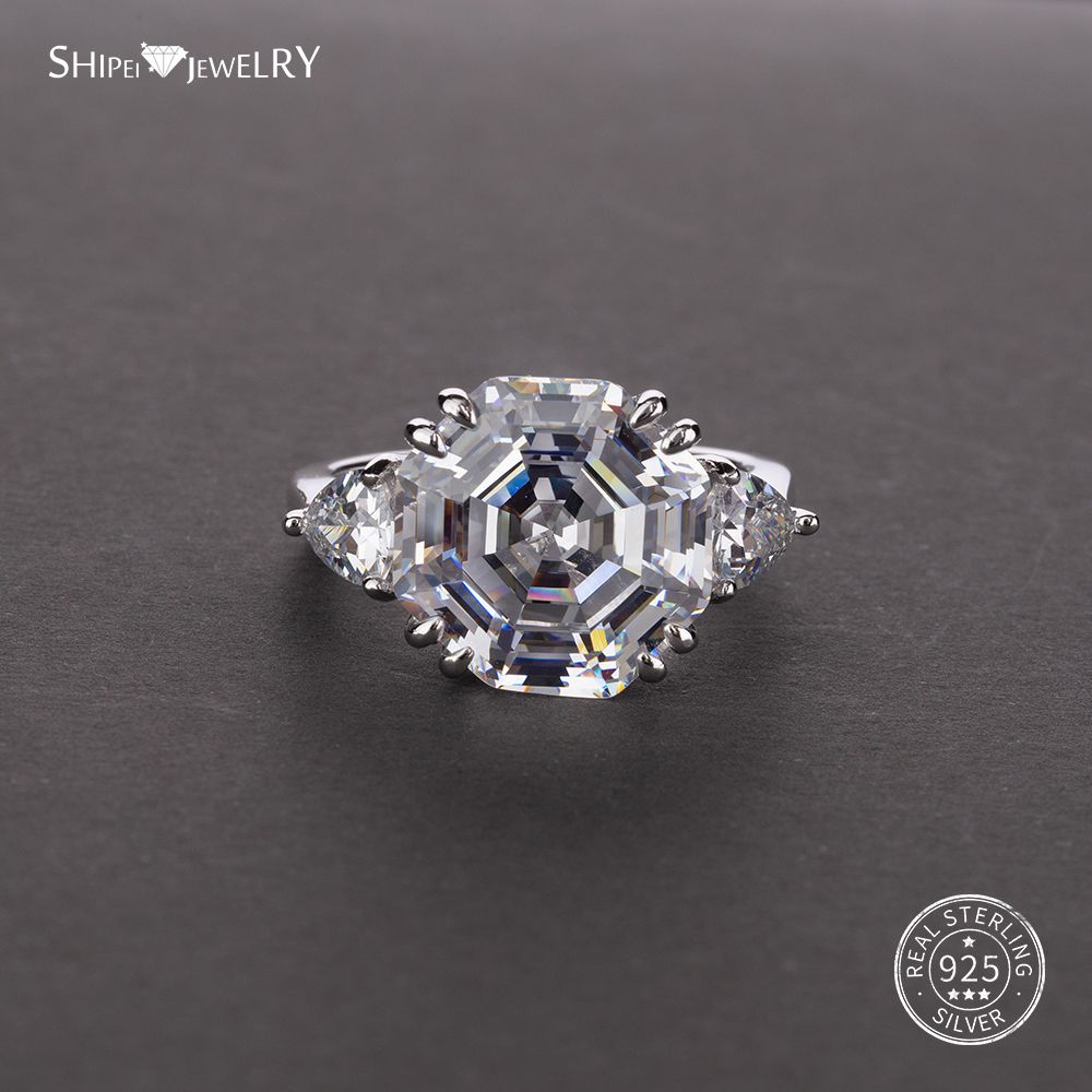 Kina Moissanite