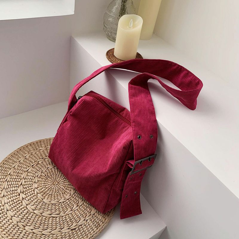 small canvas shoulder bag